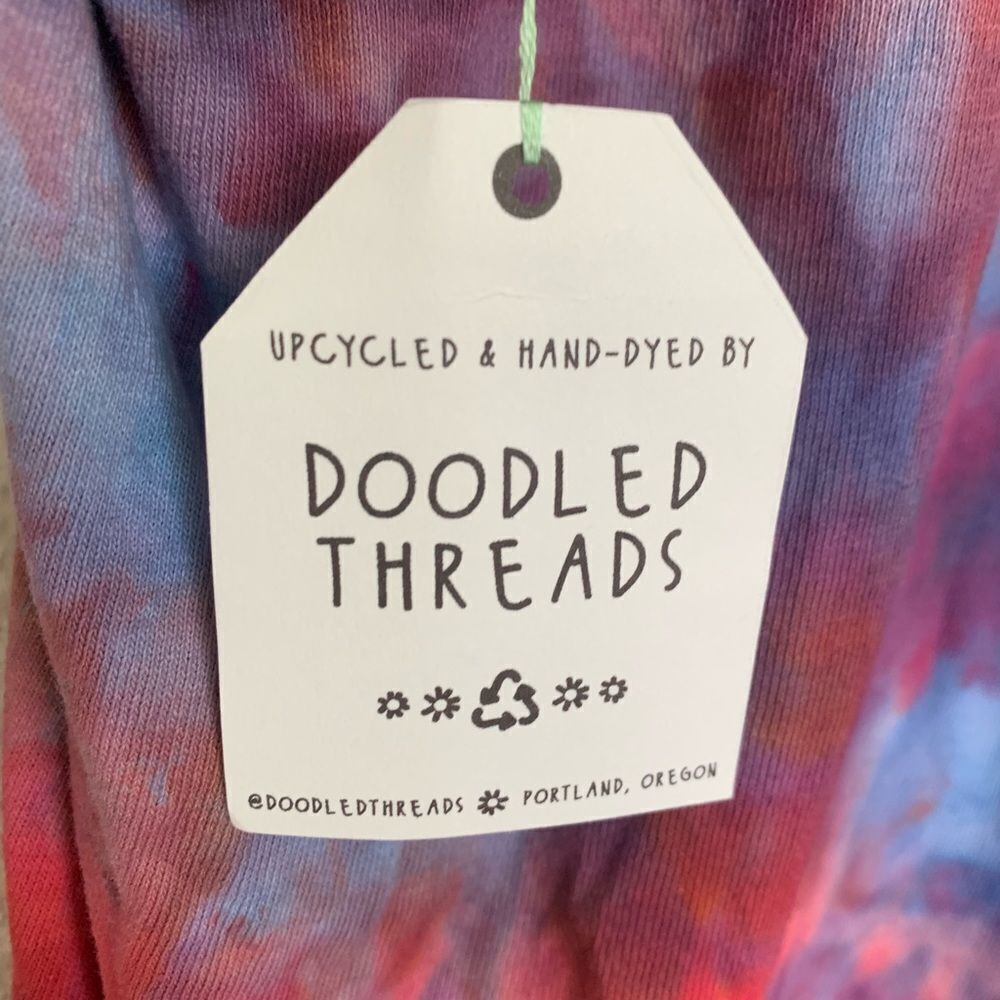 NWT Doodle Threads NYC Times Square Graphic Tee - Picture 4 of 4